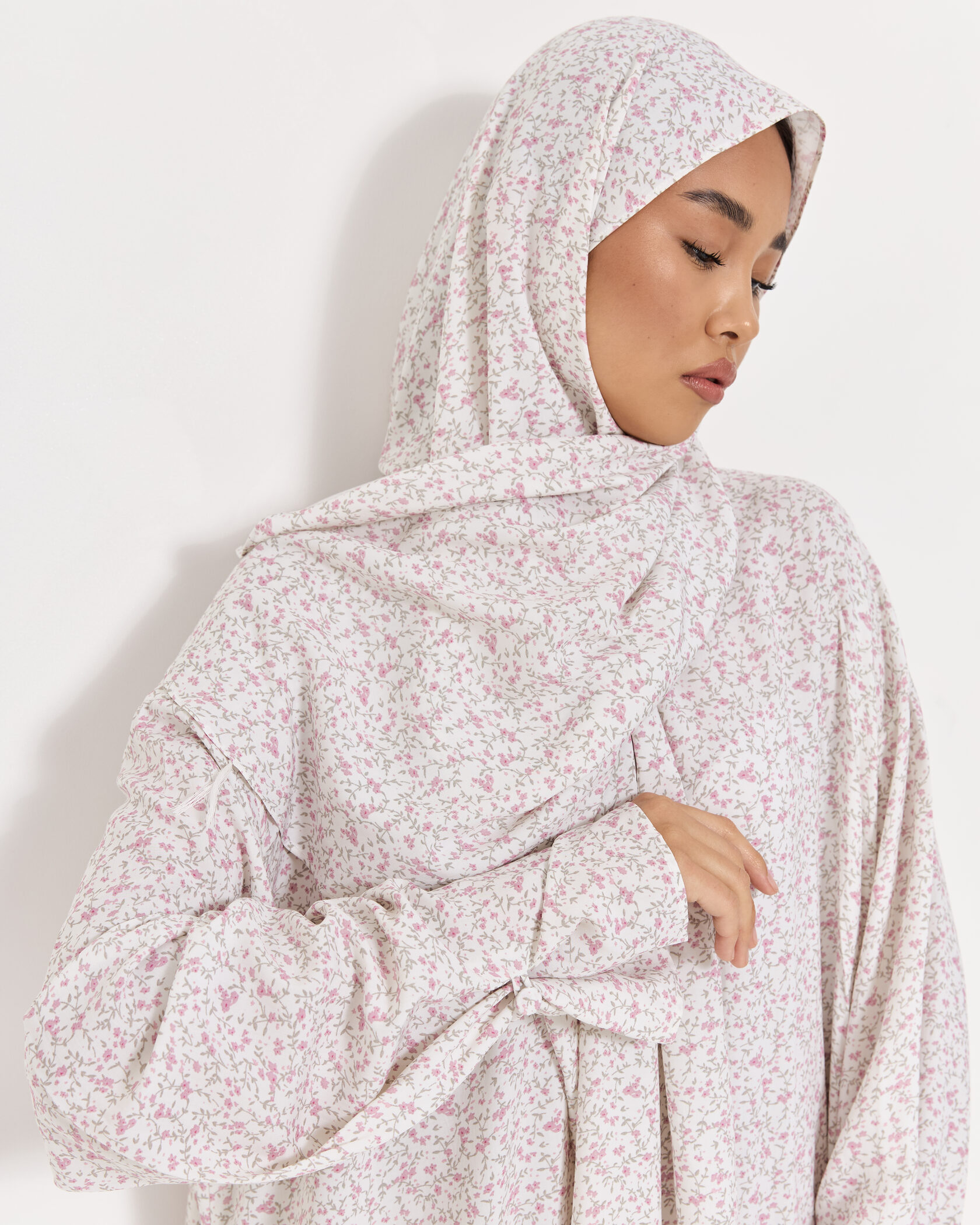 Rosebud Floral Prayer Set – Ivory & Pink